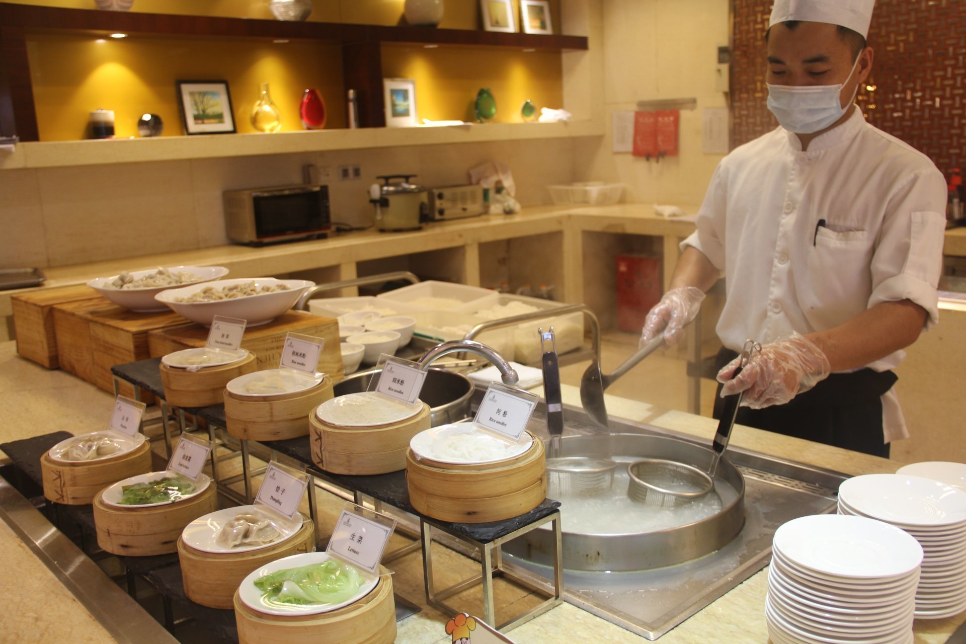 防城(chéng)港港宸國(guó)際大(dà)酒店(diàn)寶萊西(xī)餐廳恢複房(fáng)客早餐堂食服務